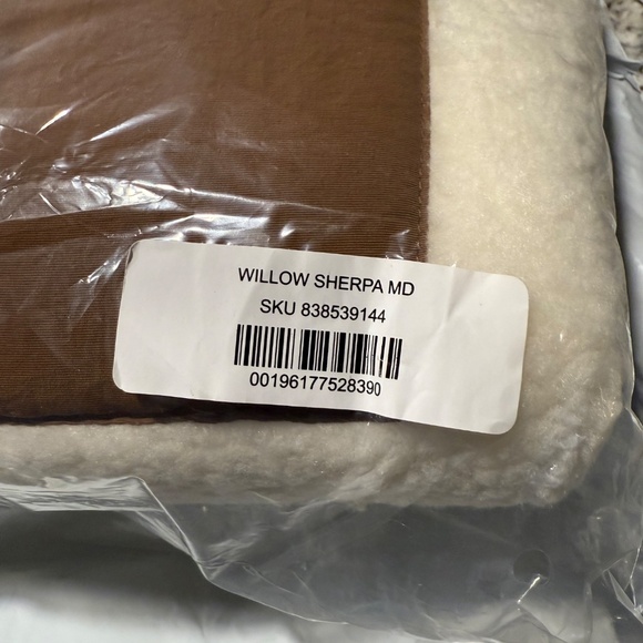 Taylor Swift Sherpa - Picture 2 of 6